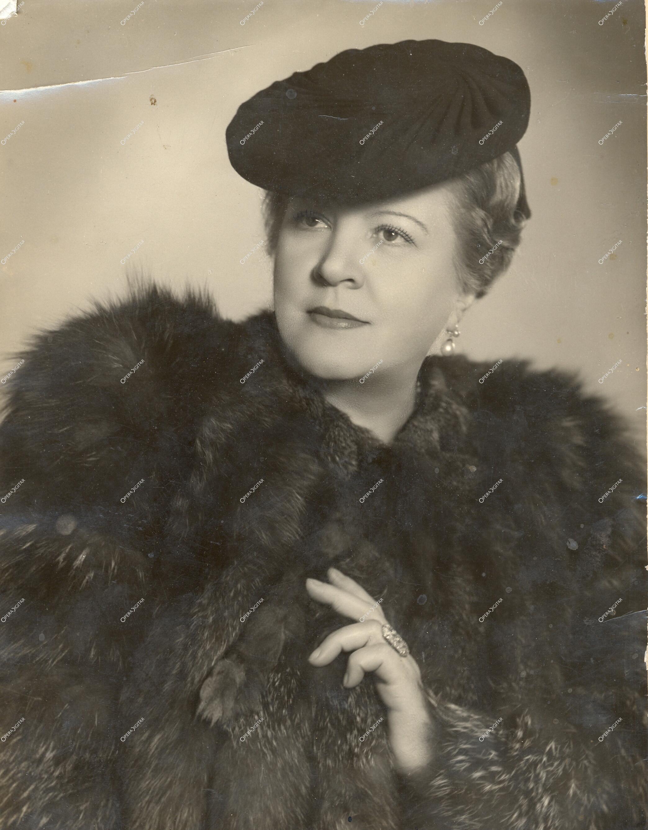 Némethy Ella fotója